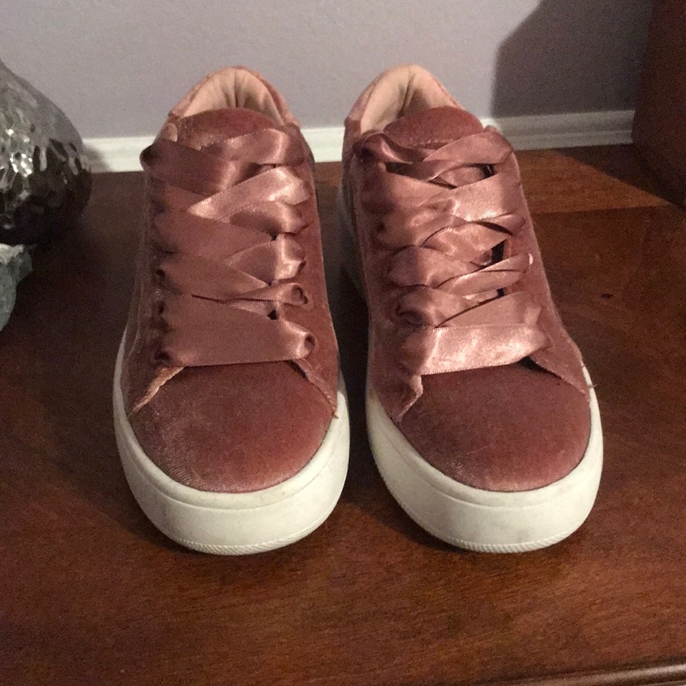 Steve Madden worn maybe 3 times sneakers